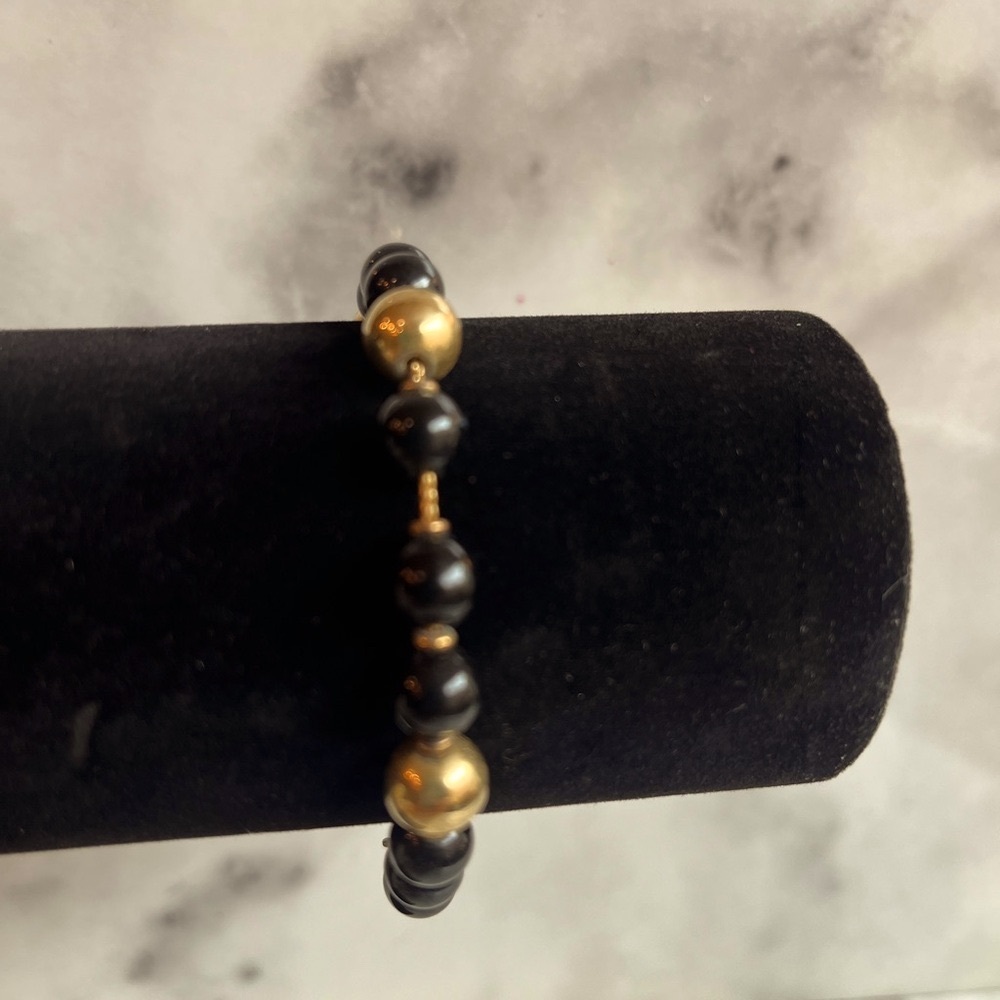 Elegant Black and Gold Beaded Bracelet